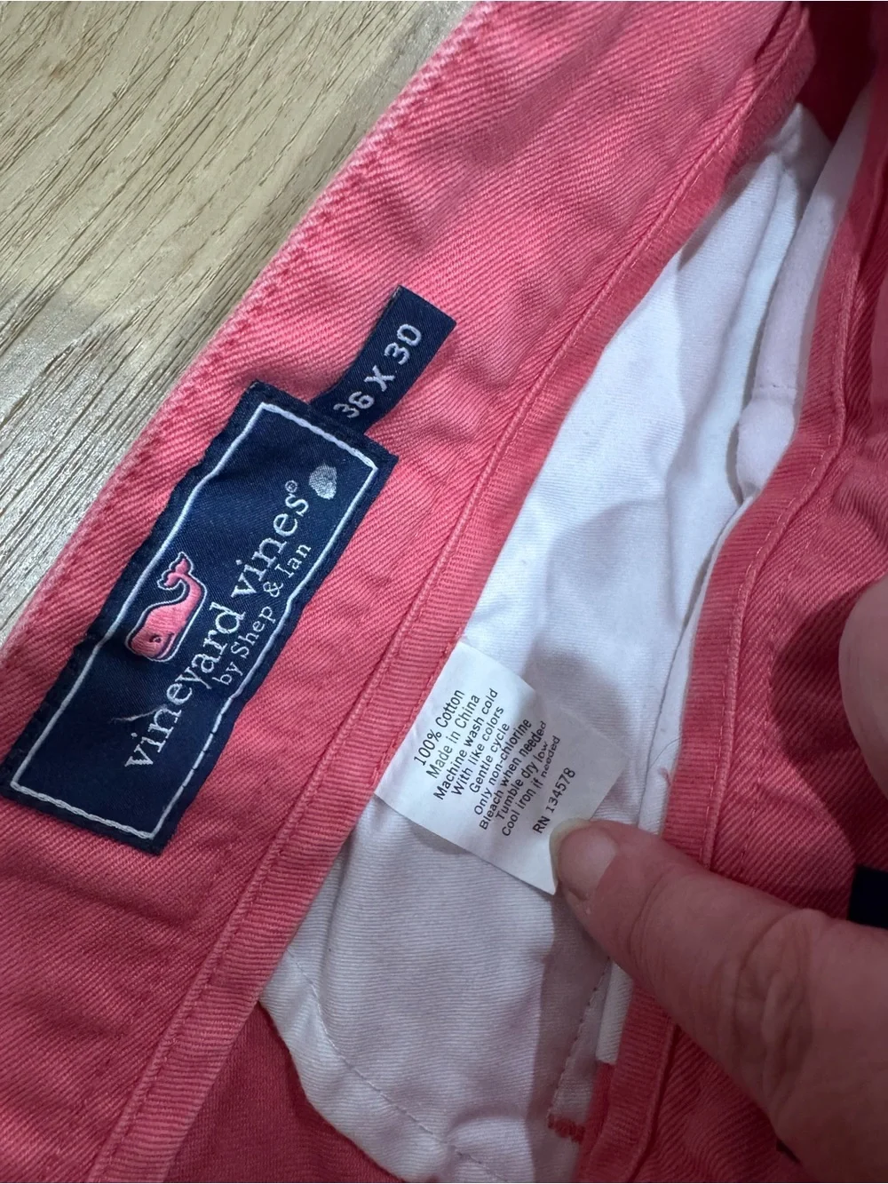 Vineyard Vines Men’s Bubblegum Pink Embroidered Whale Chinos